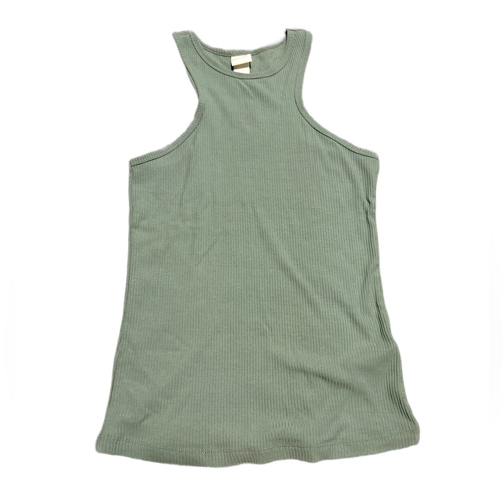 Cute light weight tank top. In great used condition.